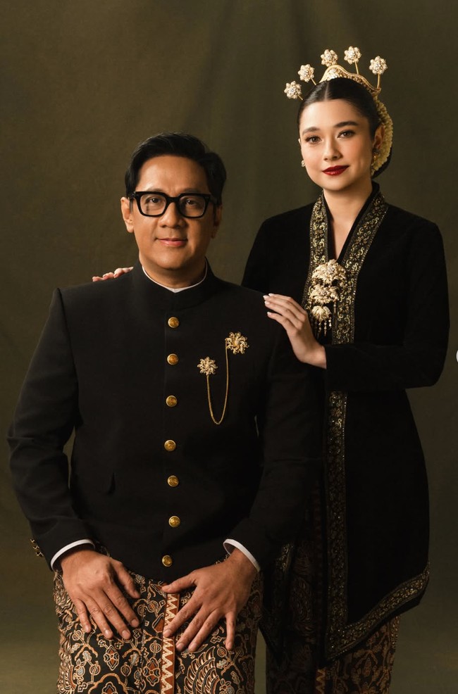 Andre Taulany dan Amanda Rigby resmi menikah pada 20 September 2026. Keduanya diketahui memiliki jarak usia yang cukup jauh, yaitu sekitar 18 tahun. Foto: Instagram/@amandarigby6