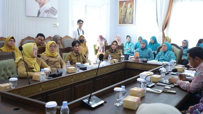 Audiensi antara TP PKK Kota Palembang, TP PKK Provinsi Sumatera Selatan, dan pihak Fudwest