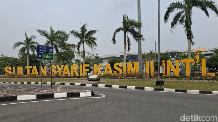 Bandara SSK II Pekanbaru.