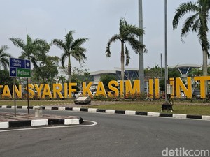 Diselimuti Kabut, 12 Penerbangan di Pekanbaru Terdampak