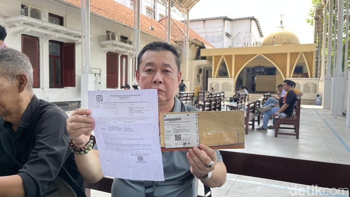 Steven Yuwono Tjandra menggugat bank BUMN yang tiba-tiba melelang rumah miliknya di Jalan Dharmahusada, Surabaya