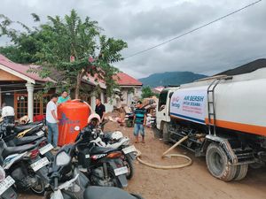BNI Salurkan Bantuan Sembako hingga Air Bersih untuk Korban Banjir Padang