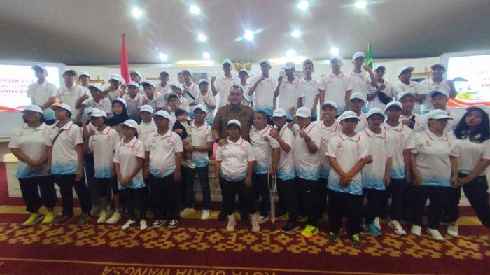 Bupati Bogor Rudy Susmanto melepas kontingen ke PESONAS