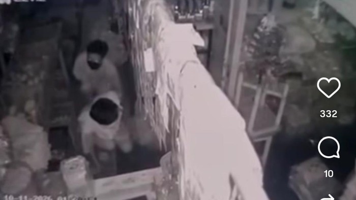 CCTV remaja curi telur dan beras di warung Blitar