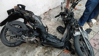 Duet Maling Kena Batunya: Motor Meledak hingga Ikut Terbakar