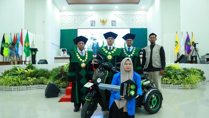 Dukung Mahasiswa dengan Disabilitas Daksa, UIN Ar-Raniry Beri Motor Modifikasi