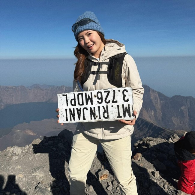 Erika Richardo Capek-capek Summit, Eh Papan Gunung Rinjani Kebalik