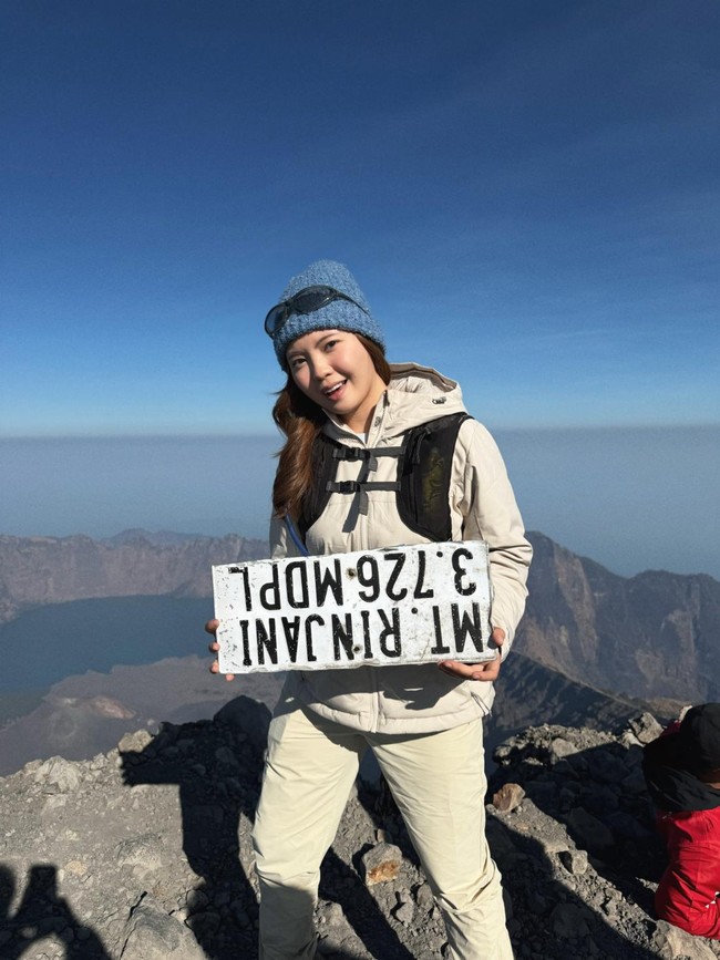 Erika Richardo Capek-capek Summit, Eh Papan Gunung Rinjani Kebalik