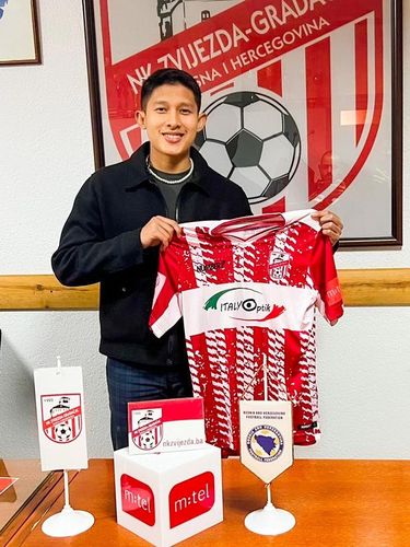 Fadhil Saddam, pesepak bola muda Indonesia, nekat menjual motornya demi merantau dan meniti karier sepak bola ke Turki, Bosnia, Serbia, hingga Australia.