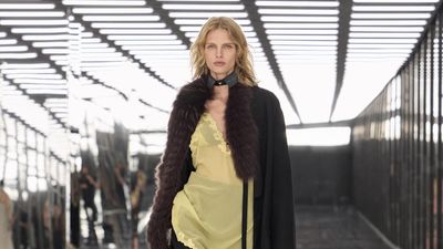 Foto: Fendi Spring/Summer 2027, Padukan Lingerie dan Gaya Punk