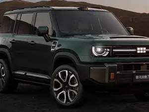 Potret SUV Boxy Geely yang Bisa Berenang