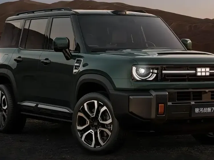 Potret SUV Boxy Geely yang Bisa Berenang
