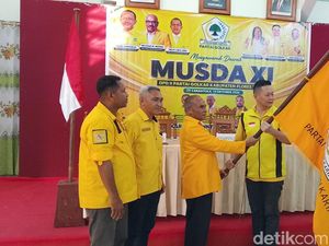 Wabup Ignasius Uran Dikukuhkan sebagai Ketua Golkar Flores Timur