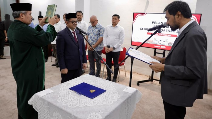Gubernur Aceh Muzakir Manaf alias Mualem lantik Pj Sekda Aceh di Medan. (Dok Pemprov Aceh)
