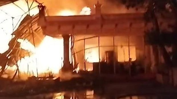 Gudang Paralon di Tangerang Terbakar Gudang paralon di Legok, Kabupaten Tangerang, terbakar, Selasa (13/10/2026).