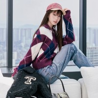 Berakar pada gaya streetwear New York, koleksi Fall 2026 menghadirkan napas baru bagi detail-detail yang terinspirasi dari arsip ikonik Tommy Hilfiger melalui padanan busana klasik tapi tetap relevan dengan generasi muda yang jadi audiens utama Wonyoung. Foto: Dok. Tommy Hilfiger