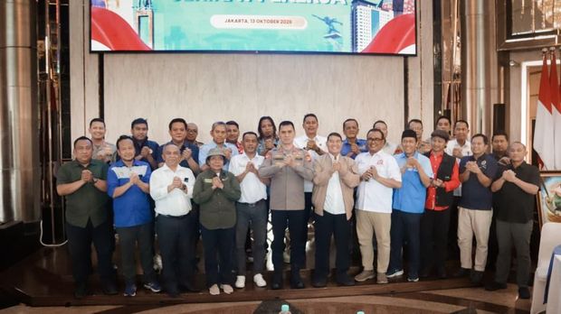 Kapolda Metro Jaya Komjen Dadang Hartanto dan Wakapolda Metro Jaya Irjen Adex Yudiswan bersilaturahmi dengan pimpinan serikat pekerja serta elemen buruh. (dok Istimewa) Kapolda Metro Jaya Komjen Dadang Hartanto dan Wakapolda Metro Jaya Irjen Adex Yudiswan bersilaturahmi dengan pimpinan serikat pekerja serta elemen buruh. (dok Istimewa)