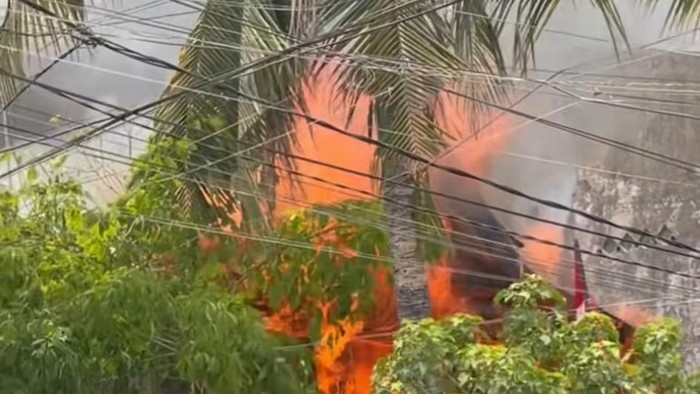 Kebakaran di Jalan Teuku Umar, Makassar.