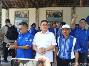 Zulhas Tunjuk Mendag Budi Santoso Jadi Ketua PAN NTB