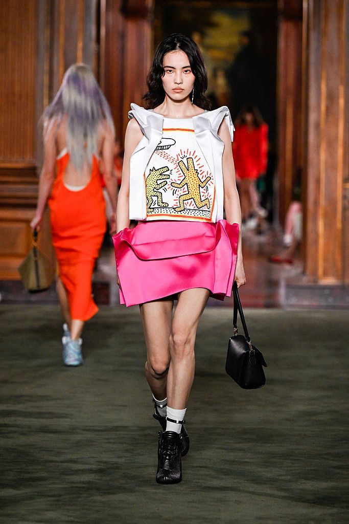 Warisan Keith Haring Hidup Lagi: dari Tas Capucines Louis Vuitton sampai Sepatu FitFlop (3)