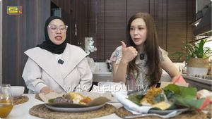 Endulita! Maia Estianty Cicip Lontong Kupang Hingga Pecel Semanggi