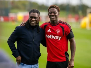 Seedorf ke Mainoo: Aku Mirip Kamu di Masa Muda