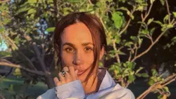 Meghan Markle Rancang Sweater Rp 1,6 Juta untuk Amal, Ada Pesan Menyentuh