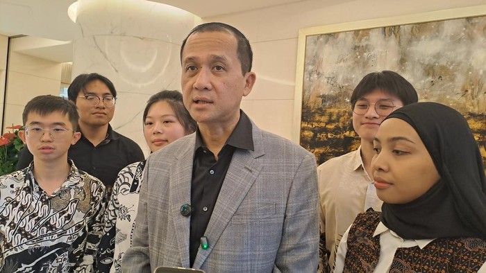 Mentrans Iftitah usai berdialog dengan mahasiswa asal Indonesia di China (Lisye/detikcom)