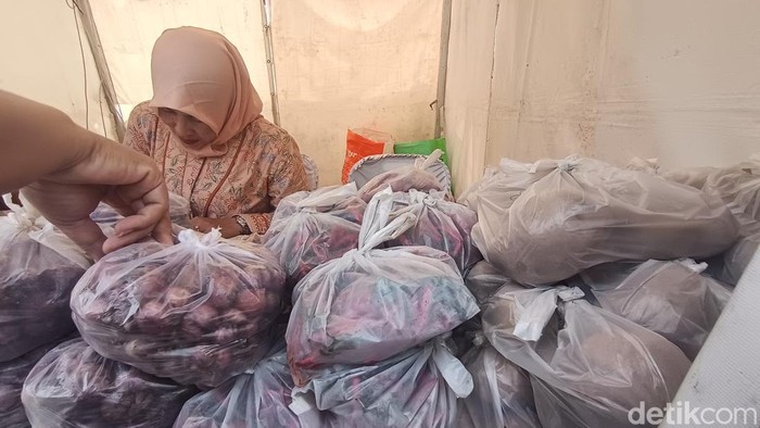 Bazaar pasar murah di Kota Medan.