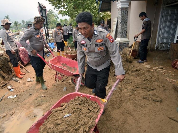 Potret Pemulihan Padang Usai Diterjang Banjir Bandang