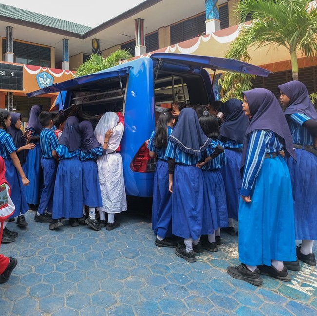 Perpustakaan Keliling Hadir Kembali Sambangi Sekolah di Kendari