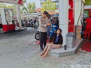 Krisis BBM di Bali Makan Korban, Perempuan Pingsan gegara Antre Berjam-jam