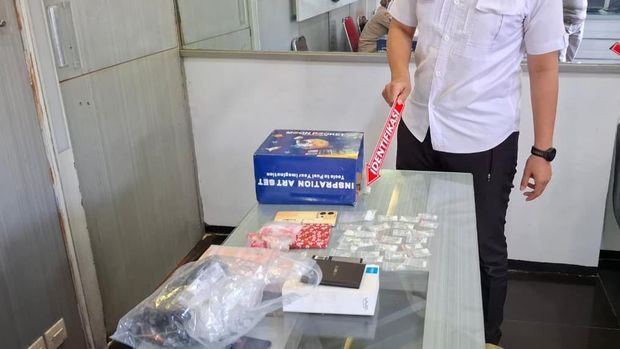 Polres Malang berhasil ungkap peredaran sabu 49,56 gram di Turen, menangkap dua pria.