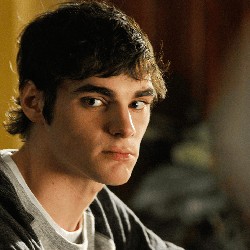 RJ Mitte Akhiri Hidup di Usia 34 Tahun