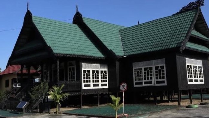 Rumah Adat Baloy.