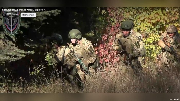 Laporan media Rusia menyebutkan adanya sejumlah formasi militer yang terdiri dari mantan tentara Ukraina (Kaskad)