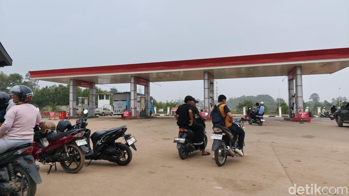 Suasana di SPBU Kabil, Nongsa, Batam, saat terjadi pemadaman listrik.