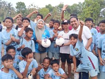 Dukung Bibit Pesepakbola, 4 SSB di Banyuwangi Dapat Bantuan Bola