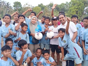 Dukung Bibit Pesepakbola, 4 SSB di Banyuwangi Dapat Bantuan Bola