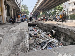 Solusi Farhan untuk PKL Kiaracondong Usai Lapaknya Dibongkar