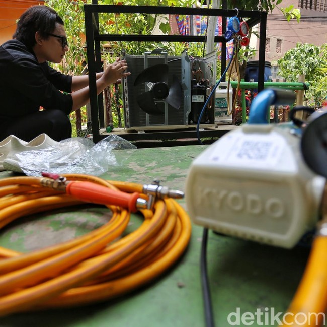 Tekan Pengangguran, Warga Galur Dibekali Keterampilan Servis AC