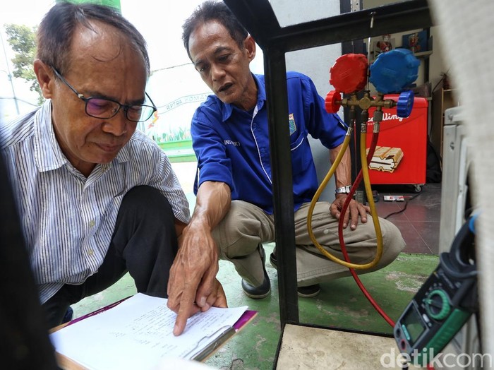 Sebanyak 10 warga Kelurahan Galur mengikuti pelatihan teknik pendingin AC di Jakarta Pusat untuk membekali diri dengan keterampilan teknis hingga membuka usaha jasa servis AC.