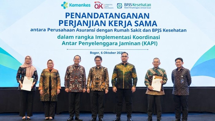 PT Asuransi BRI Life (BRI Life) meneken Perjanjian Kerja Sama (PKS) implementasi Koordinasi Antar Penyelenggara Jaminan (KAPJ) bersama BPJS Kesehatan dan rumah sakit. Kolaborasi strategis ini menyatukan perlindungan Jaminan Kesehatan Nasional (JKN) d