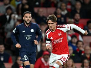 Momen Bersejarah, Calvin Verdonk Debut di Liga Champions Eropa