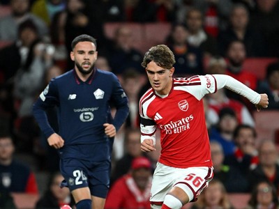 Momen Bersejarah, Calvin Verdonk Debut di Liga Champions Eropa