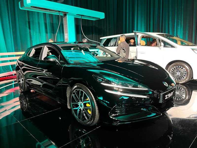 Kendaraan Listrik Premium Denza Z9GT Resmi Meluncur di Indonesia, Bawa Tenaga Monster dan Teknologi Canggih (4)