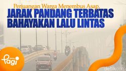 Video: Perjuangan Warga Menembus Asap, Jarak Pandang Terbatas Bahayakan Lalu Lintas