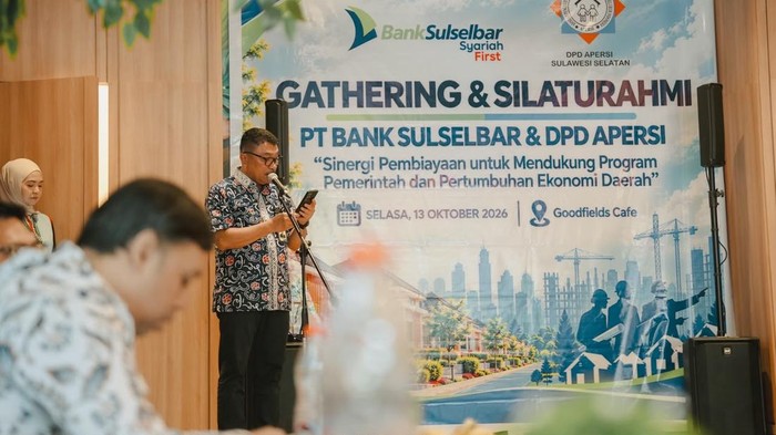 Dirut Bank Sulselbar Yulis Suandi saat Gathering & Silaturahmi bersama DPD Apersi Sulsel.