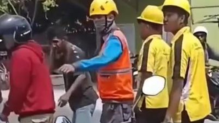 Dua warga menyamar jadi petugas PLN kepergok curi kabel di Sigi.