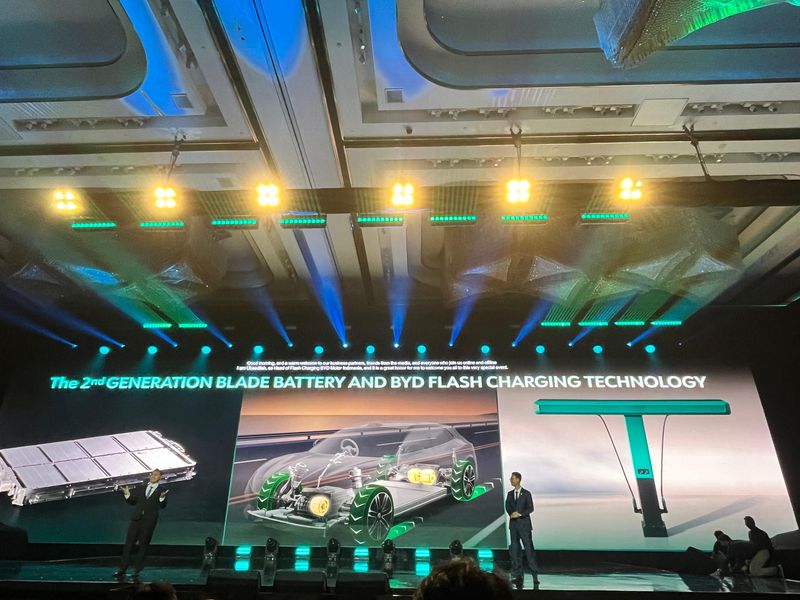 Flash charging BYD resmi hadir di Indonesia